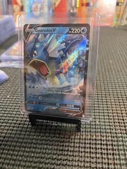 Pokemon Gyarados v TCG Evolving Skies Holo Ultra Rare Card 028/203 - Image 1