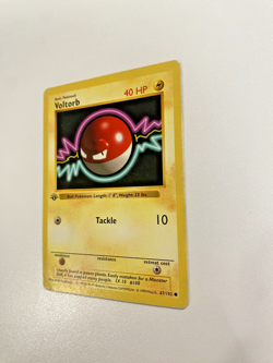 Voltorb 67/102 1st Edition Shadowless Base Set Regular - MP Pokemon Card - Image 2