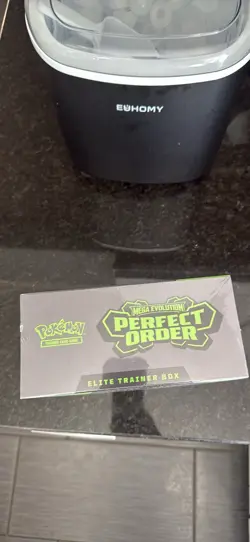 Pokemon Perfect order Elite trainer box - Image 3