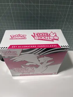 Pokemon ETB Fuoco Bianco – NUOVA Sigillata/Sealed - ITA – Elite Trainer Box - Image 2