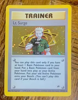 2000 POKEMON GYM HEROES TRAINER LT. SURGE HOLO CARD 17/132 - Image 3