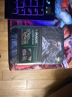 Magic the Gathering Lord of the Rings Tales of Middle-Earth Collector Tin - Image 2