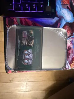 Magic the Gathering Lord of the Rings Tales of Middle-Earth Collector Tin - Image 3