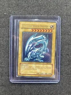 Blue-Eyes White Dragon SDK-001 Kaiba Ultra Rare Holo Dragon 3000/2500 Unlimited - Image 1