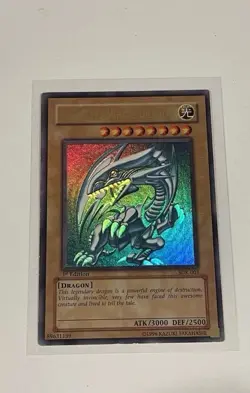 Blue-Eyes White Dragon SDK-001 1st Edition N.A. - LP - Holo Bleed 🩸 - Image 1