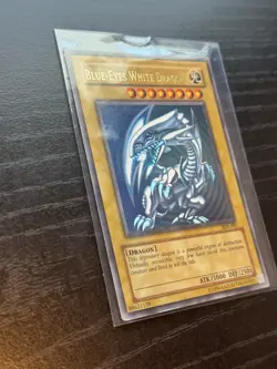 YU-GI-OH Blue Eyes White Dragon Ultimate Rare 89631139 GREAT CONDITION - Image 1