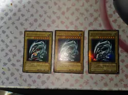 3x Yu-Gi-Oh! Blue-Eyes White Dragon SDK-001 Ultra Rare Playset - Image 1