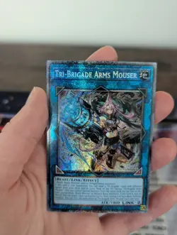 Tri-Brigade Arms Mouser-Starlight Rare-DOOD-EN051-1st Edition-Yugioh! - Image 2