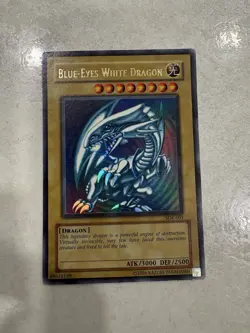 Yu-Gi-Oh! Blue-Eyes White Dragon SDK-001 Ultra Rare Holo Foil Konami - Image 1