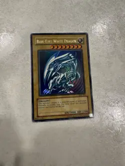 Yu-Gi-Oh! Blue-Eyes White Dragon SDK-001 Ultra Rare Holo Foil Konami - Image 4