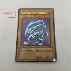 Blue-Eyes White Dragon SDK-001 Starter Deck: Kaiba Unlimited Ultra Rare - Image 1