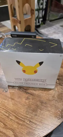 Pokemon TCG: 25th Anniversary Celebrations Elite Trainer Box (2021) 820650809439 - Image 1