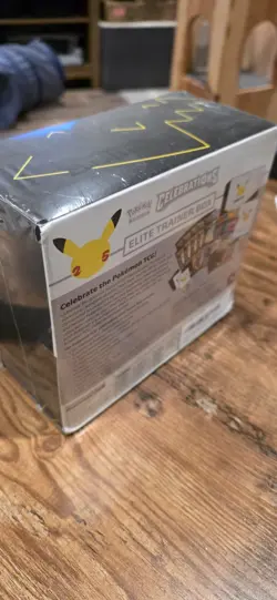 Pokemon TCG: 25th Anniversary Celebrations Elite Trainer Box (2021) 820650809439 - Image 3