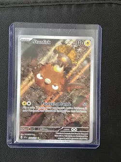 Stunfisk - 202/191 - SV08: Surging Sparks - Pokemon - Holo Illustration Rare NM - Image 1