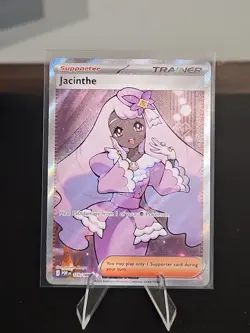 Pokemon TCG Jacinthe 110/088 Full Art Trainer – Perfect Order – Near Mint - Image 1