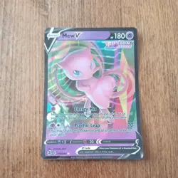 Pokemon Mew v Fusion Strike TCG Holo Ultra Rare Card 113/264 M/Nm Condition - Image 1