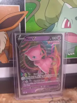 Pokemon Mew v Fusion Strike TCG Ultra Rare Card 113/264 - Image 3