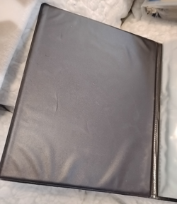 Official 1999 WOTC Pokemon TCG Card Folder Rare (no cards) binder holder - Image 3