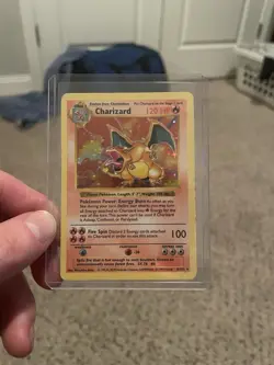 Pokemon Charizard 004/102 Base Set Shadowless Holo Rare English Card - Image 1