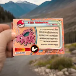 1999 Topps #33 Nidorino Rainbow Foil TV Pokemon Animation Series 1 Blue Logo NM - Image 2