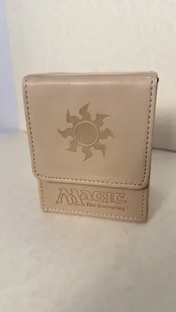 Vintage 2010 ULTRA PRO Magic The Gathering MTG Off White Mana Flip Deck Box - Image 1