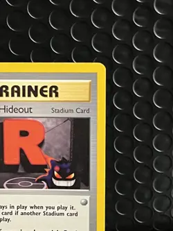 Rocket's Hideout - 1st Edition - 63/64 Neo Revelation - Pokemon TCG - 2001 - Image 3