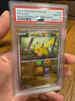 Pikachu Master Ball PSA 10 (025/165 Sv2a: Pokemon Card 151 Holo) - Japanese - Image 1