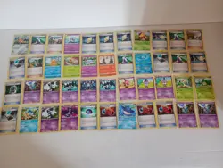 Lotto di 560 carte Pokemon GCC cards tra comuni Holo energie Vastro - Image 3