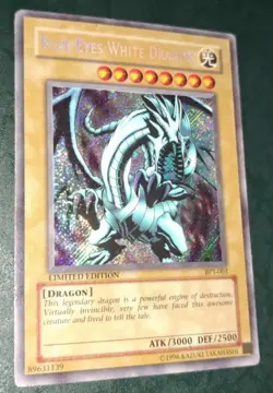 Yu-Gi-Oh! Blue-Eyes White Dragon (BPT-003) Secret Rare Tin Promo 2002 -LP/MP - Image 1
