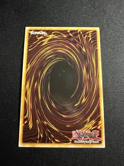 Yugioh: Dark Magician - MVP1-ENGV3 - Gold Secret Rare - Limited Edition - NM - Image 2