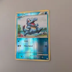 2010 Pokemon TOTODILE HeartGold & SoulSilver REVERSE HOLO Base Set Card 86/123 - Image 3