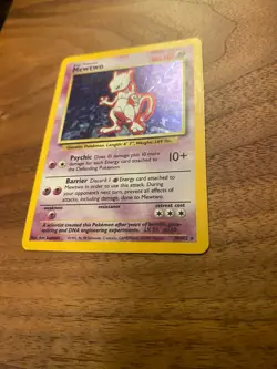 1999 Pokemon Base Set unlimited #10 Mewtwo Holo MP - Image 3