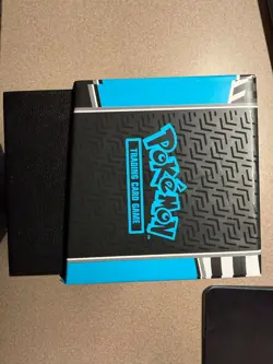 Pokemon Empty Black Bolt ETB No Accessories/Promo/Packs - Image 3