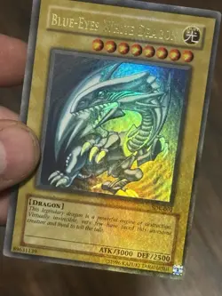 Yugioh Blue-Eyes White Dragon SDK-001 Ultra Rare Unlimited LP Heavy Holo Bleed - Image 2