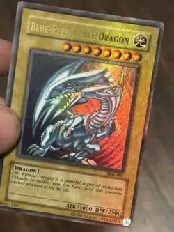 Yugioh Blue-Eyes White Dragon SDK-001 Ultra Rare Unlimited LP Heavy Holo Bleed - Image 3