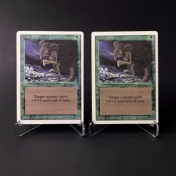 (2) Magic: The Gathering Giant Growth MTG Revised Edition Vintage 1994 HP - Image 1