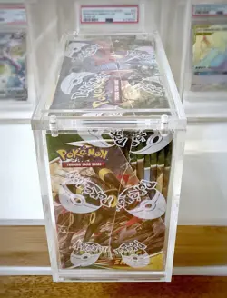 Pokemon TCG Sword & Shield Sealed Evolving Skies Booster Box With Display Case - Image 2