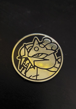 Gold Raikou Official Pokemon TCG coin - Image 1
