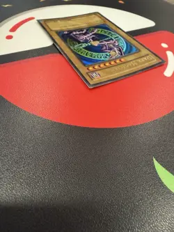 Konami Dark Magician SDY-006 Starter Deck: Yugi Ultra Rare Holo 2500ATK 2100DEF - Image 5