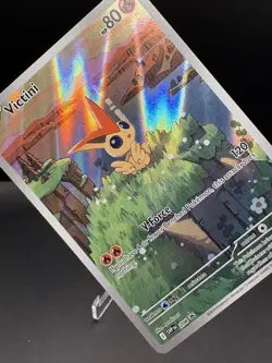 VICTINI SVP 208 - UNOVA ILLUSTRATION COLLECTION PROMO - FULL ART HOLO - NM - Image 5