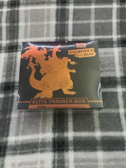 Pokemon TCG Champion's Path Elite Trainer Box Charizard English 2020 - Image 1