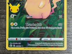 POKEMON FULL ART PIKACHU 005/025 RARE CELEBRATIONS 2021 LP + ARCEUS SLEEVE - Image 3
