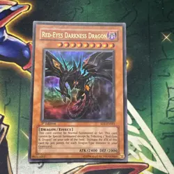 Yugioh! Red-Eyes Darkness Dragon SD1-EN001 Ultra Rare 1st Edition VLP/NM - Image 1