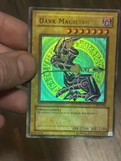 Yugioh Dark Magician SDY-006 Ultra Rare Unlimited MP Heavy Holo Bleed - Image 4