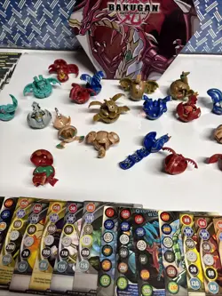 Bakugan Battle Brawlers 24 Figure Lot with 30 Magnetic & 19 Non Magnetic Cards - Image 3
