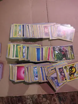 pokemon cards bulk lot 226 Cards and Energy And Pokemon Go Box N/M - Image 2