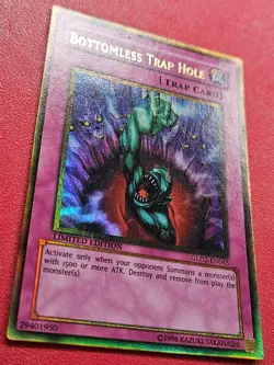1x Yu-Gi-Oh! Bottomless Trap Hole - GLD2-EN045 - Gold Rare - Limited Edition -LP - Image 2