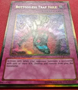 1x Yu-Gi-Oh! Bottomless Trap Hole - GLD2-EN045 - Gold Rare - Limited Edition -LP - Image 3