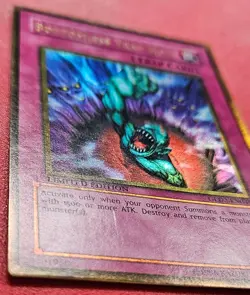 1x Yu-Gi-Oh! Bottomless Trap Hole - GLD2-EN045 - Gold Rare - Limited Edition -LP - Image 4