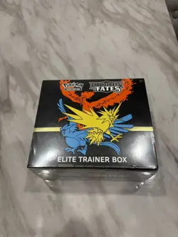 Pokemon TCG SEALED : Hidden Fates Trainer Box , 2019 820650804731 - Image 1